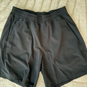 Lululemon Pacebreaker 7” Shorts Size Medium